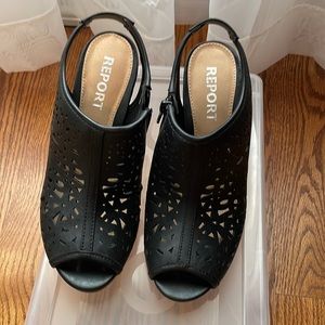 Black wedges, size 8, brand Report